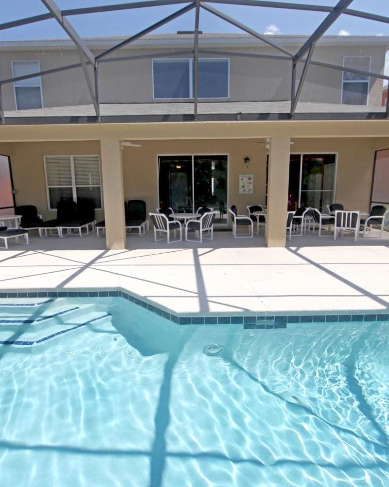 Pool Deck Cleaning